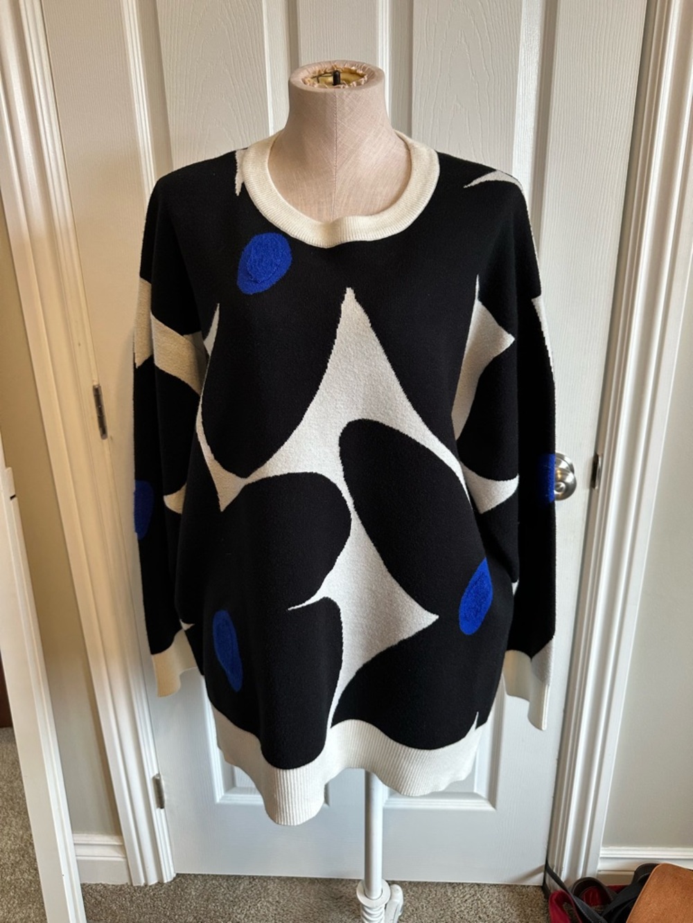 Black & White Abstract Pattern Sweater with Blue Accents - Orange Fashions